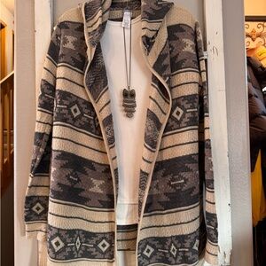 Cozy Patterned tunic length cardigan Sweater - Gray, black, and Cream-NWOT!